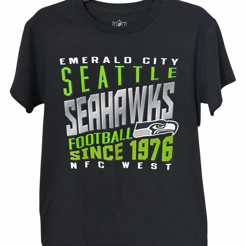 Seattle Seahawks NFL Team Apparel T-Shirt Emerald City Football NWT Small